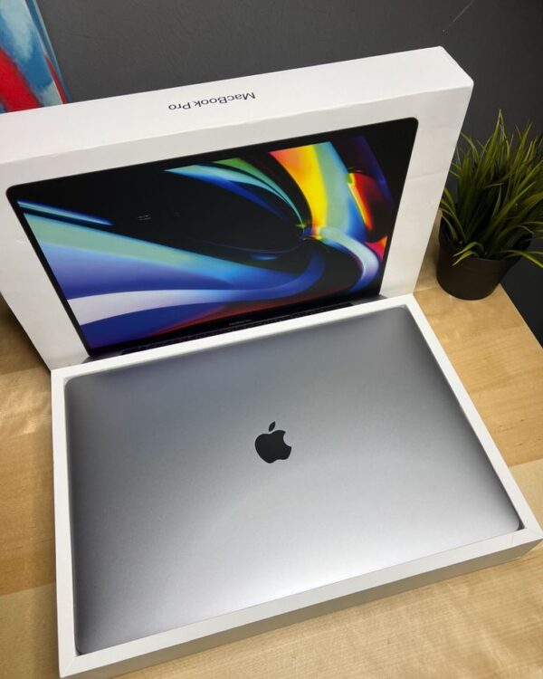 MACKBOOK PRO 2020 CORE I7 16GB ,512GB